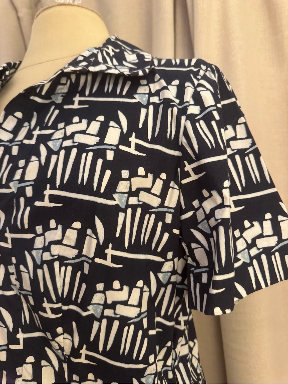 Tory Burch Navy and White Abstract Print Dress Size 12 - Picture 4 of 11